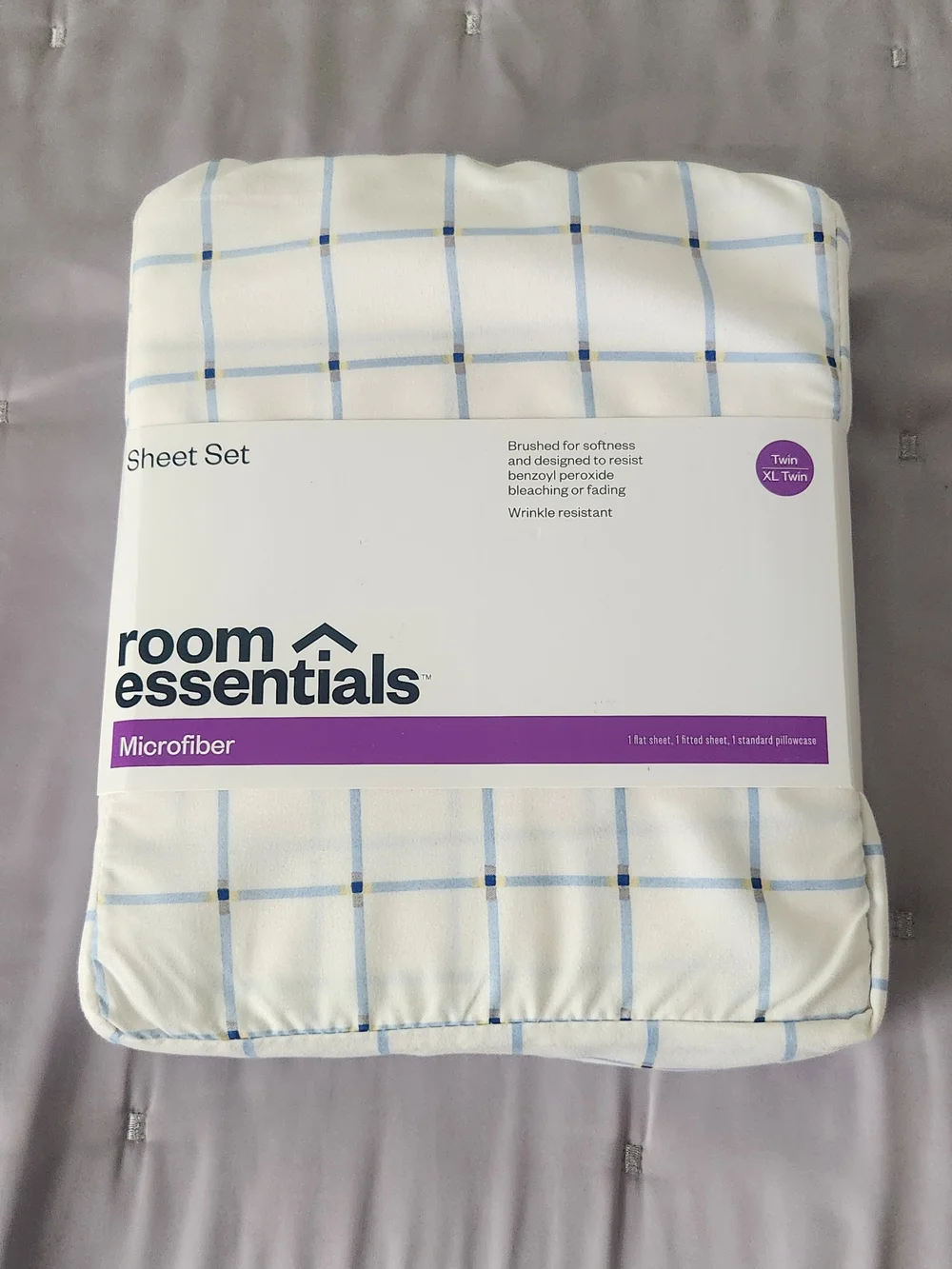 NWT Room Essentials White and Light Blue Windowpane Sheet Set
